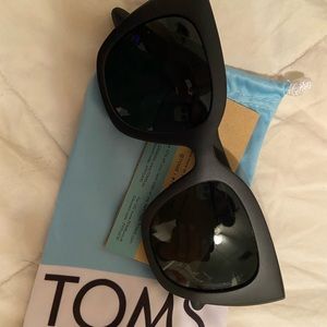 TOMS Sunglasses *BRAND NEW*